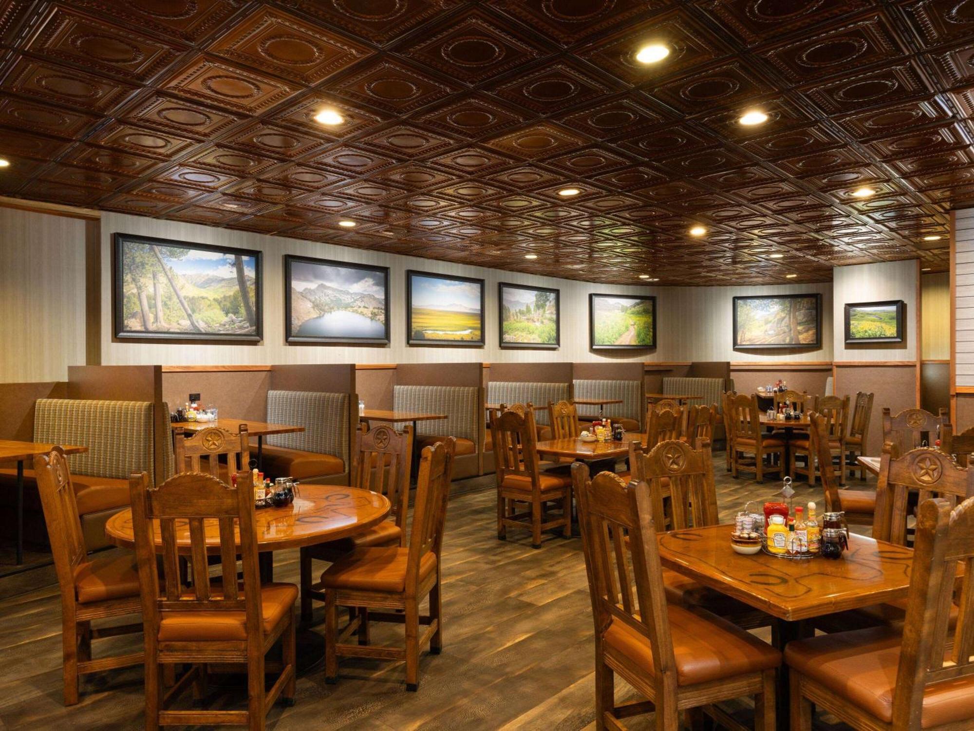 Ramada By Wyndham Elko Hotel At Stockmen'S Casino Ngoại thất bức ảnh